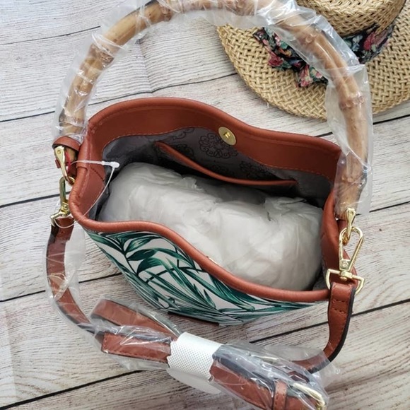 Enzo Angiolini Green Shoulder Bag with Bamboo Handle - Picture 4 of 7